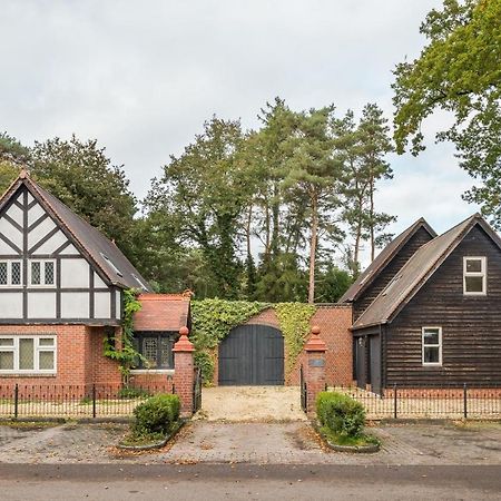 Beautiful English Villa With Hottub Zuidwolde  المظهر الخارجي الصورة