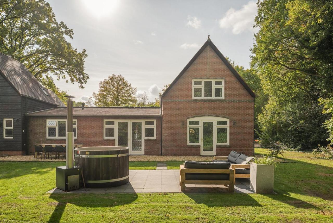 Beautiful English Villa With Hottub Zuidwolde  المظهر الخارجي الصورة