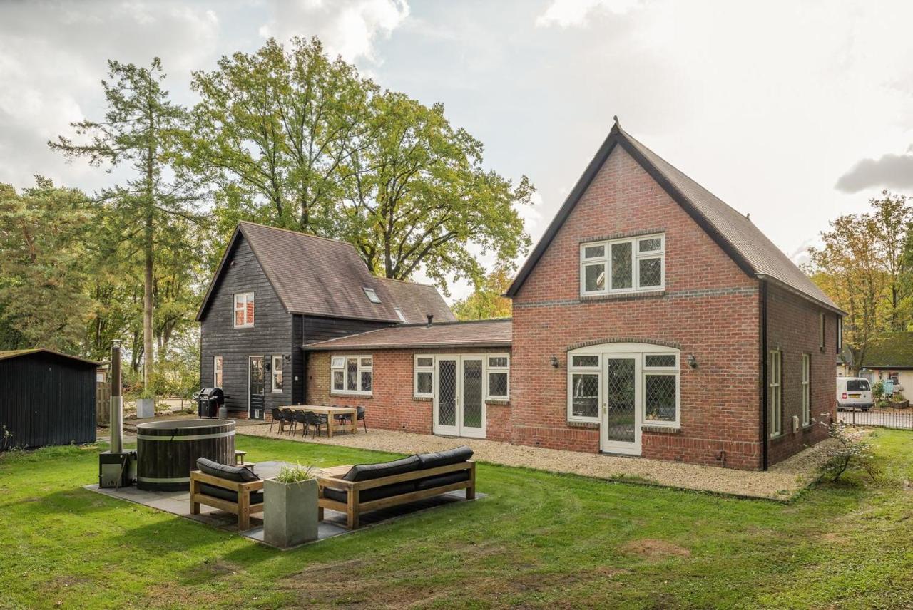 Beautiful English Villa With Hottub Zuidwolde  المظهر الخارجي الصورة